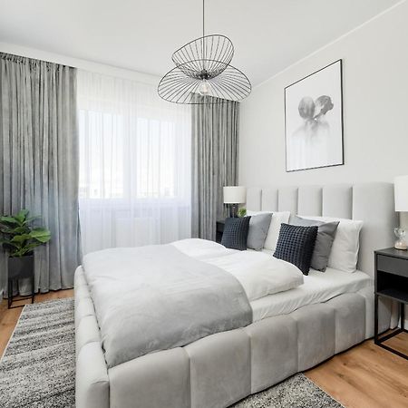 Piekny Apartament Wichrowa - 2 Sypialnie Free Garage Wroclaw By Noclegi Renters Eksteriør billede